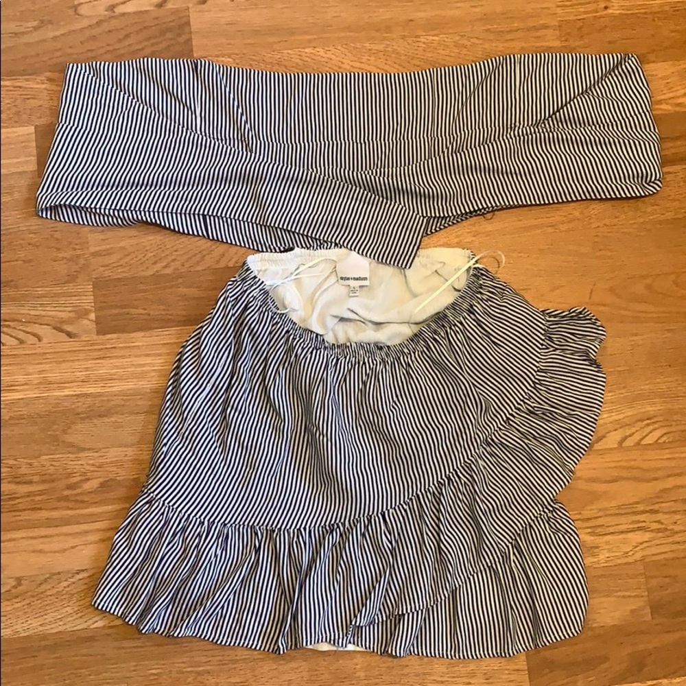 Skylar+Madison ruffled navy& white dress